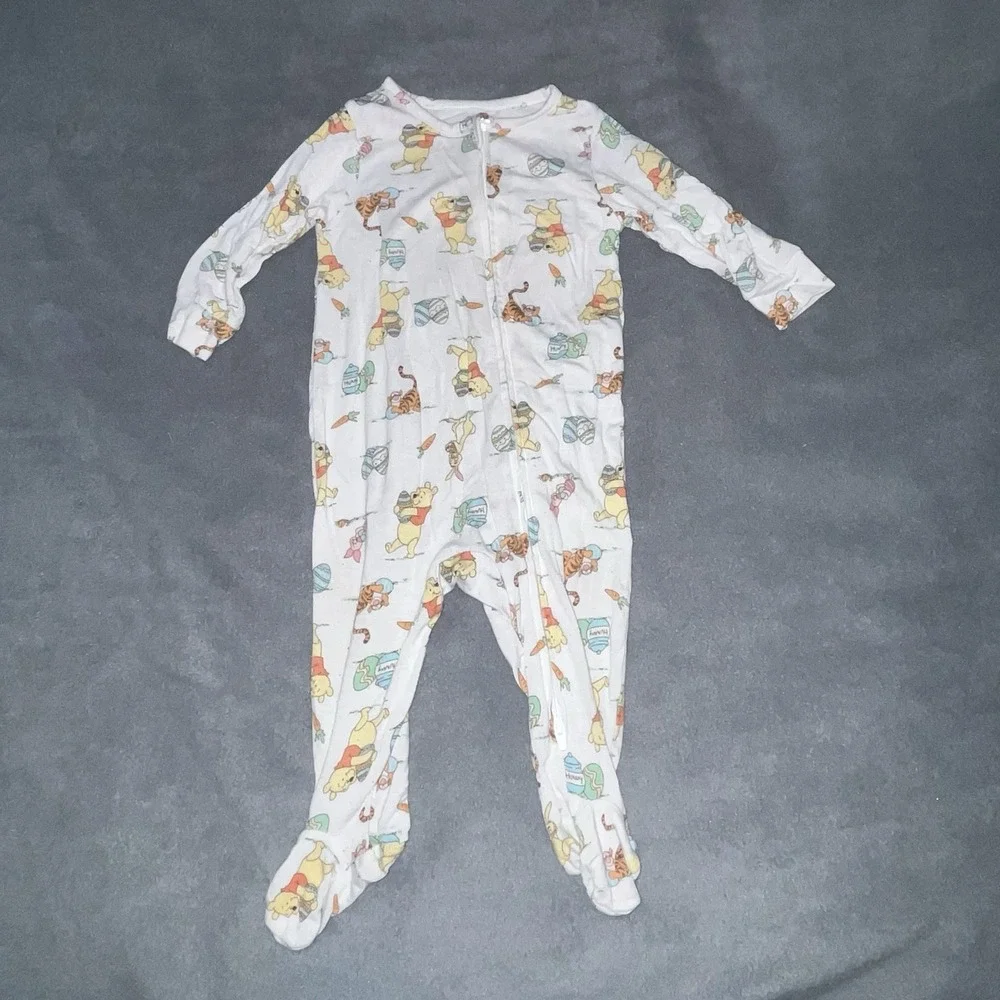Disney Baby Winnie the Pooh Footed Zip up Sleeper One Piece 6/9 Month